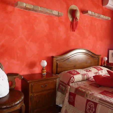 Agriturismo San Martino Кастильоне-Тинелла Экстерьер фото